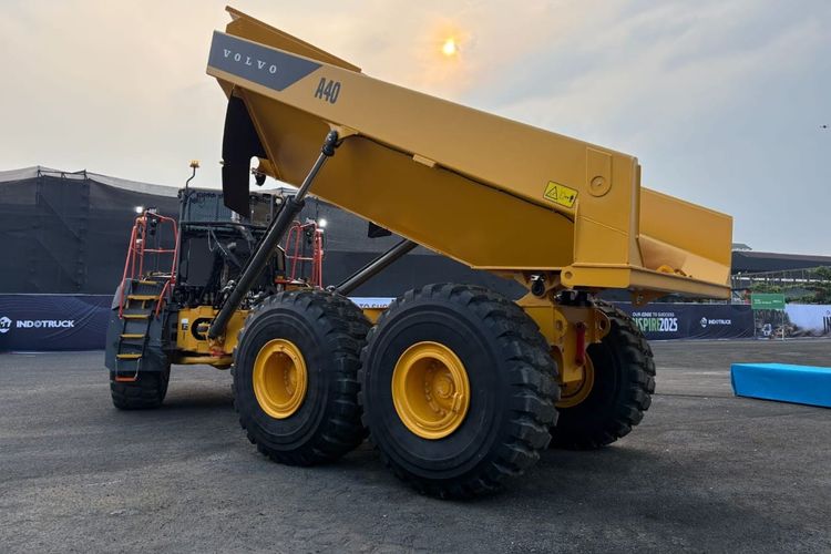 kendaraan niaga, volvo, Volvo Truk, kendaraan ramah lingkungan, volvo indonesia, Volvo Kenalkan Strategi Digitalisasi dan Ramah Lingkungan