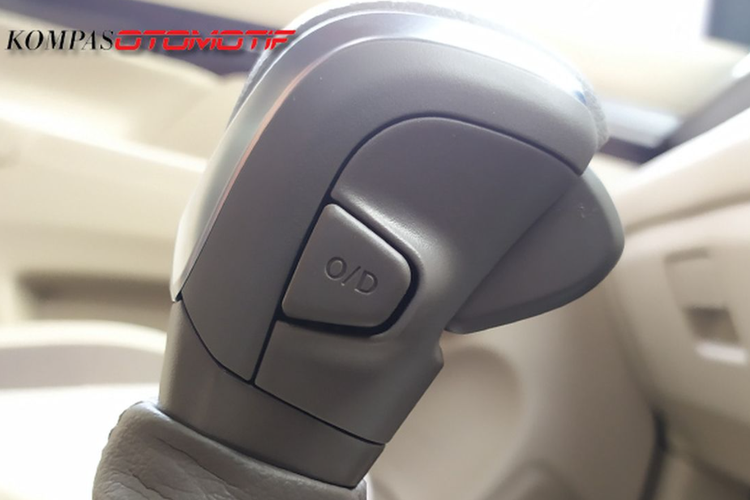 tips berkendara mobil matik, Konsumsi BBM mobil matik, mode Cruising, Cara Efektif Menghemat BBM Saat Mengendarai Mobil Matik