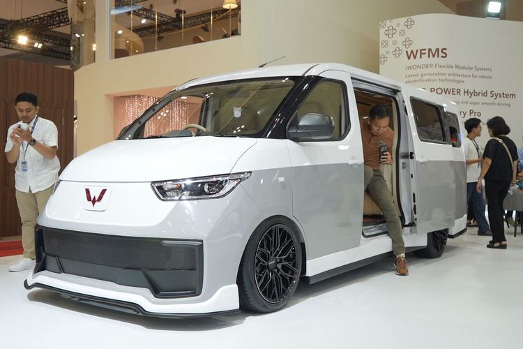 PT Mega Arvia Utama, GIIAS 2025, Hugo Budhitresno, Pelek Lenso, Pameran GIIAS 2025: Lenso Hadirkan Pelek Inovatif buat Modifikasi