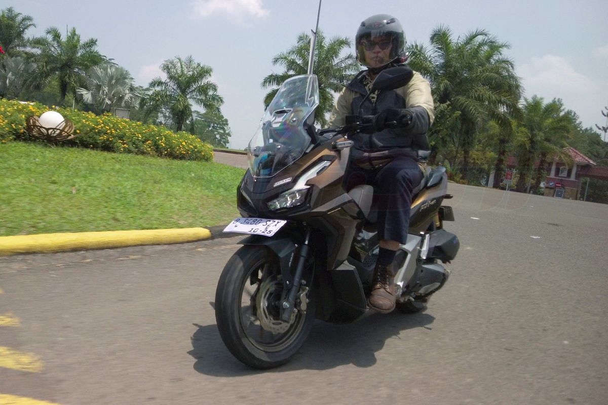 Performa dan Efisiensi Honda ADV160 RoadSync buat Harian dan Touring