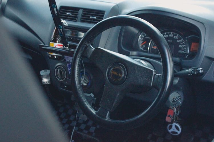 modifikasi, Modifikasi mobil, Daihatsu ayla, Ayla, modifikasi kendaraan, Modifikasi Daihatsu Ayla: Sentuhan Shakotan dan Nuansa 90-an