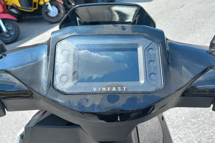 VinFast, motor listrik, Theon S, Hai Phong, Uji Coba VinFast Theon S: Motor Listrik Futuristik Masih Pakai Rantai