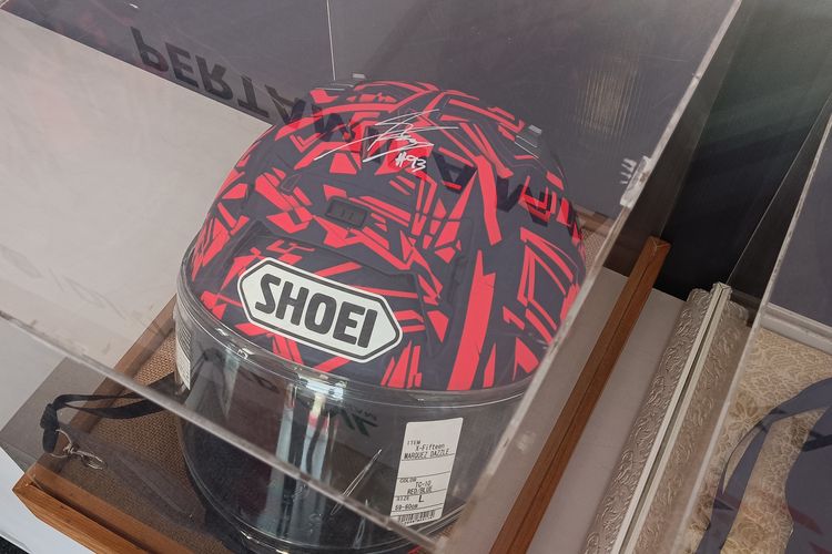 MotoGP, Valentino Rossi, Marc Marquez, mandalika, MotoGP Indonesia, lelang, Ikut Lelang Barang Pebalap MotoGP di Mandalika, mulai Rp 500.000