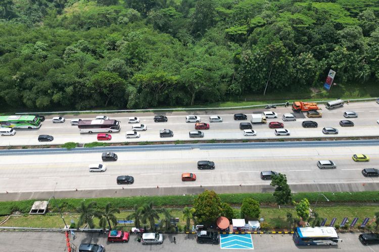 mudik, rekayasa lalu lintas, ganjil genap, contraflow, one way, mudik Lebaran 2025, Mudik Lebaran 2025: Contraflow, One Way dan Ganjil Genap Berlaku Mulai Hari Ini