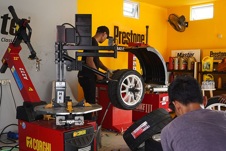 Prestone, Mandalika, Drifting, drifting, mandalika, prestone, PT Autochem Industry (AI), Ajang Kompetisi dan Latihan Drifting Digelar di Mandalika