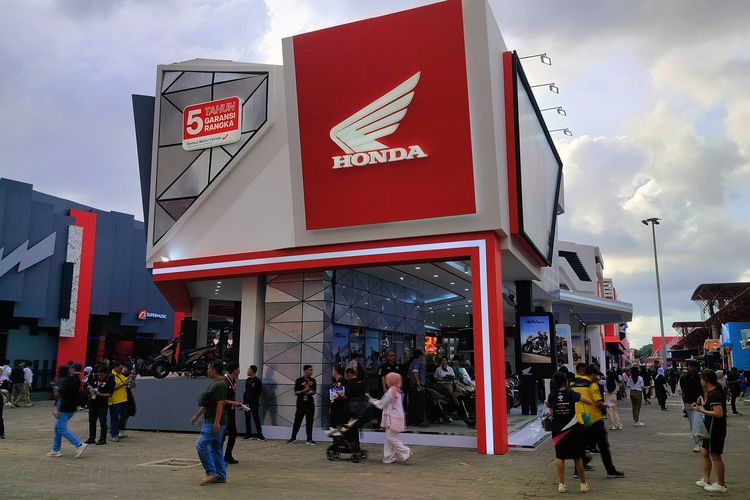 penjualan motor, motor honda, Penjualan Motor Honda, industri motor, AHM Prediksi Penjualan Motor Kuartal I/2025 Naik 2 Persen