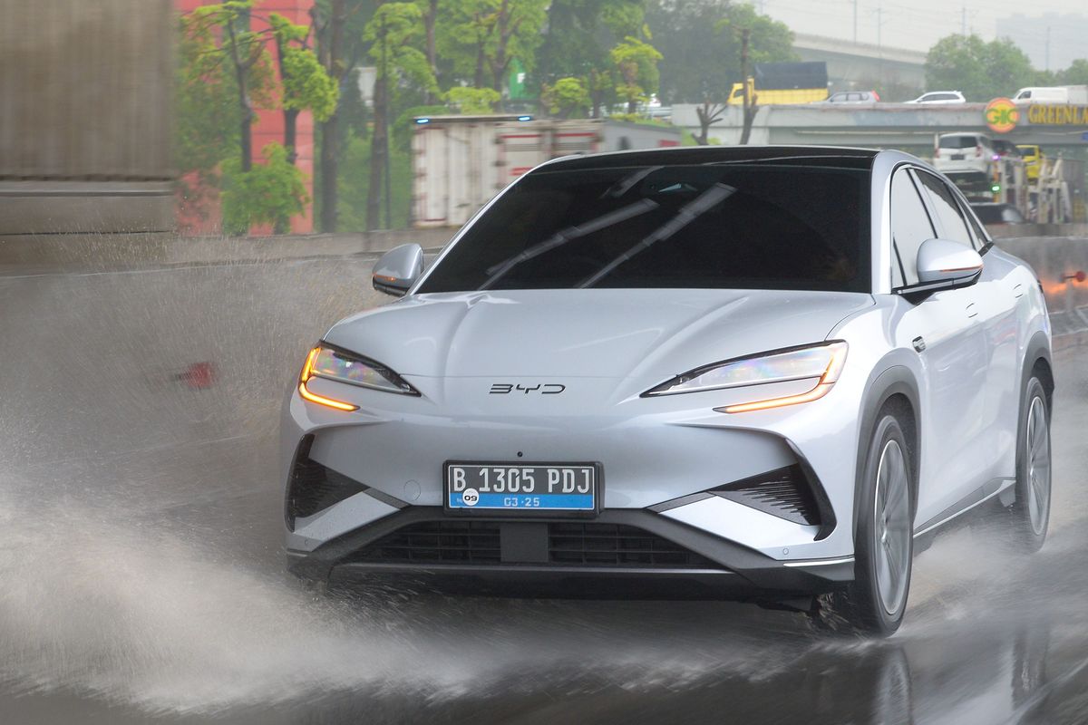 Data Penjualan Mobil Listrik April 2025: Siapa yang Terlaris?