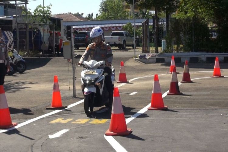 Surat Izin Mengemudi, libur nasional, Polda Metro Jaya, perpanjangan SIM, SIM Mati saat Libur Kenaikan Yesus Kristus Harus Diperpanjang Hari Ini