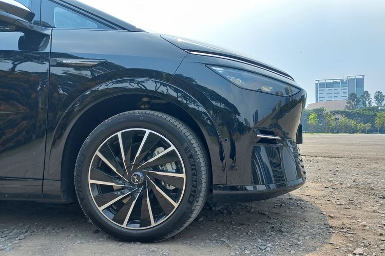 MPV listrik, desain futuristis, Xpeng X9, mobilitas modern, Xpeng X9: MPV Listrik Futuristis dengan Identitas Visual