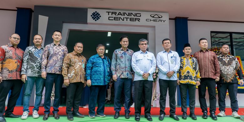 Bekasi, Chery, kendaraan listrik, BBPVP Bekasi, Menaker, mobil listrik, bbpvp bekasi, Cara Chery Cetak Teknisi Kendaraan Listrik di Indonesia