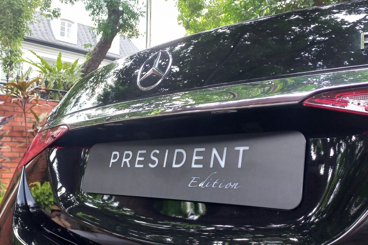 Mobil Premium China Dianggap Bukan Kompetitor Mercedes-Benz