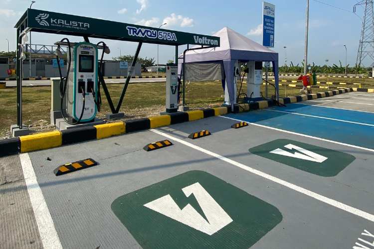 Transportasi Publik, komersial, kendaraan listrik, ekosistem, SPKLU, anxiety, pengisian daya, Pengembangan SPKLU, Upaya Kalista Bangun Ekosistem Kendaraan Listrik