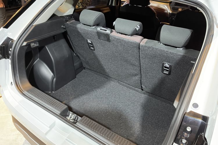 Suzuki, Fronx, desain, fitur, eksterior, berkendara, Fitur, interior, Eksterior, Intip Fitur Menarik di Balik Kabin Suzuki Fronx