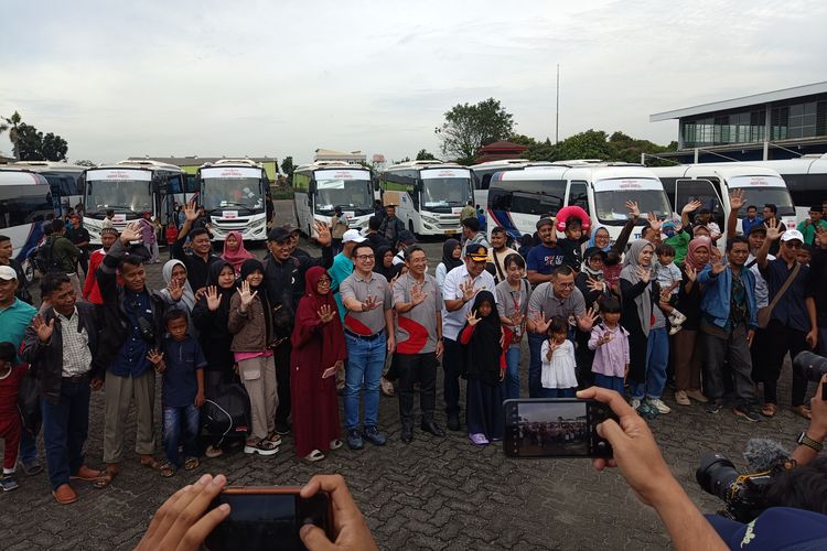 Mudik gratis, Mudik Lebaran, Lebaran, Isuzu Astra Motor Indonesia, Isuzu Mudik Gratis, Isuzu Mudik Gratis Berangkatkan 400 Pemudik ke 30 Kota