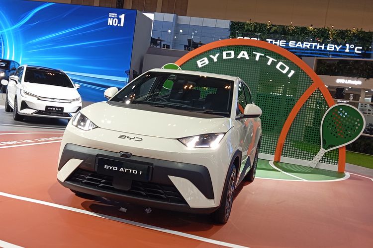kelebihan dan kekurangan, BYD Atto 1, GIIAS 2025, Daihatsu Ayla, mobil listrik, MPV Premium, Hotman Paris, Kelebihan dan Kekurangan, Chery, Mobil Listrik, Seres E1, Mobil listrik, mpv premium, Daihatsu ayla, Populer Otomotif, artikel terpopuler, Kelebihan dan kekurangan, Plus Minus BYD Atto 1, MPV Premium Hotman Paris