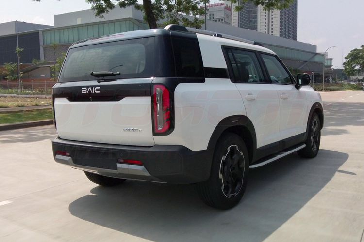 mesin hybrid, BAIC BJ30 Hybrid, GIIAS 2025, SUV Tiongkok, Impresi BAIC BJ30 Hybrid: Desain Maskulin dan Performa Tinggi