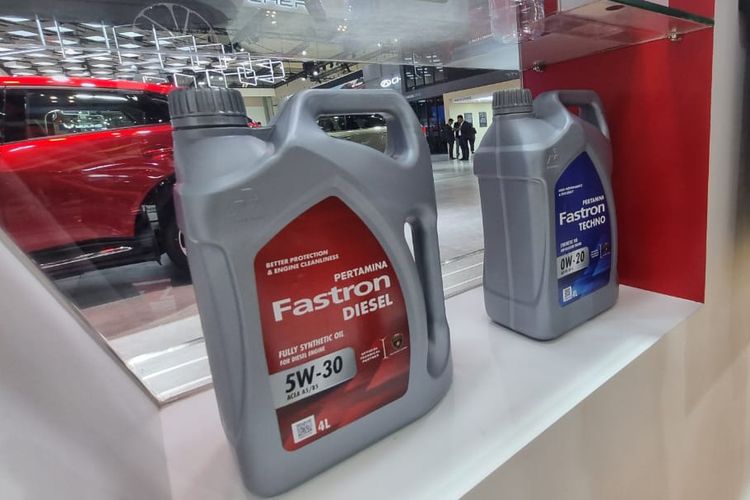 aditif, pelumas mesin, oli palsu, base oil, Kenali Ciri-Ciri Oli Palsu untuk Kendaraan Anda