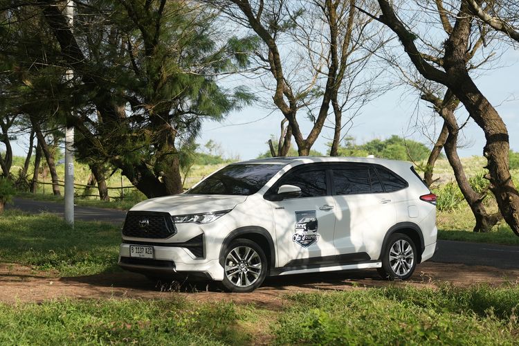 Mitsubishi, Destinator, Toyota, Innova Zenix, Mitsubishi Destinator, Pilih Mana, Mitsubishi Destinator atau Toyota Innova Zenix Non-Hybrid?