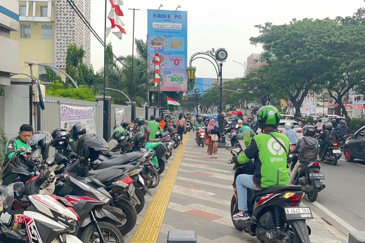 DPRD DKI Jakarta, parkir ilegal, Rio Octaviano, perizinan parkir, Penertiban Parkir Ilegal di Jakarta: Keadilan untuk Operator Resmi