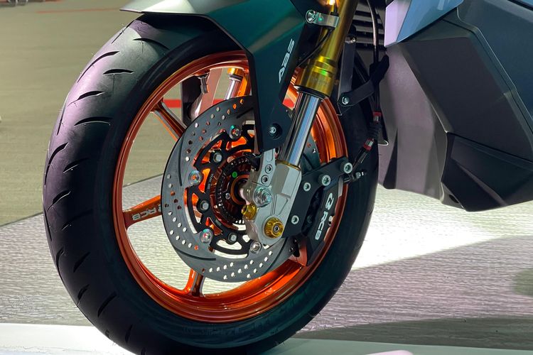 otomotif, Honda, Honda ADV, Honda ADV 160, IMOS 2025, Honda ADV 160 Dibekali HSTC, Ini Keunggulannya