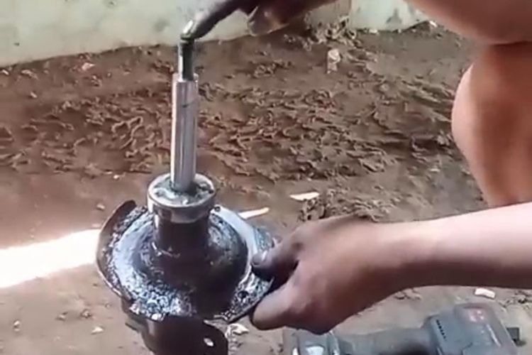 shock absorber, Shock absorber, perbaikan mobil, biaya perbaikan, bengkel Klaten, Tips Memperbaiki Shock Absorber Tanpa Ganti Baru