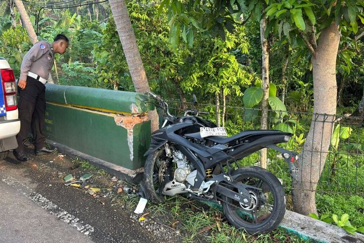 Kecelakaan, lalu lintas, Lalu Lintas, kecelakaan, motor, mobil, kecelakaan mobil, kecelakaan motor, Kecelakaan Lalu Lintas Sebabkan Kemiskinan dan Kebodohan