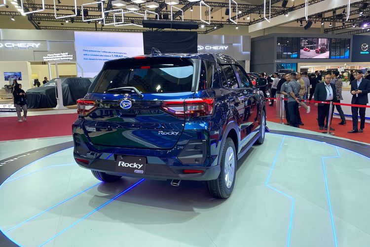 Daihatsu Rocky e-Smart Hybrid, Sri Agung Handayani, GIIAS 2025, pemesanan mobil, Pesan Daihatsu Rocky e-Smart Hybrid Sekarang, Dikirim November 2025