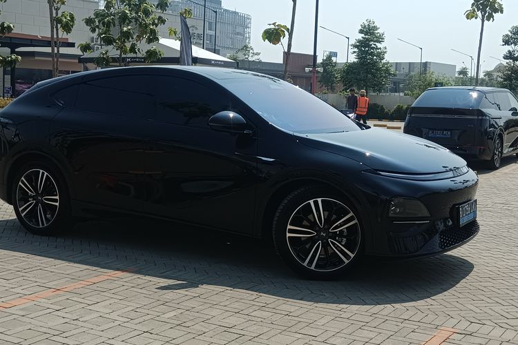 SUV listrik, Xpeng G6, desain coupe, f fitur auto parking, Pengalaman Berkendara XPeng G6: SUV Coupe yang Menggoda