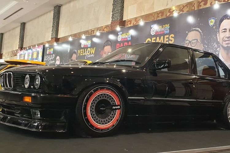 BMW E30, Fins Garage, Mengenal BMW E30: Ikon Mobil Lawas yang Diburu