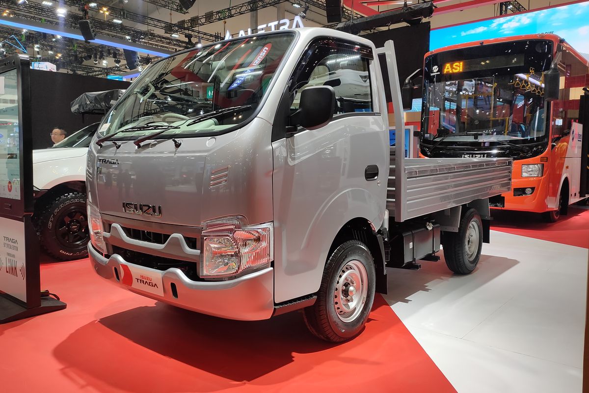 Pikap Isuzu Traga 50th Special Edition Terjual Habis