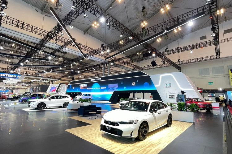 Step WGN e:HEV, Mobil Hybrid, Honda GIIAS 2025, konsep mobil Honda, Deretan Mobil Honda yang Mejeng di GIIAS 2025