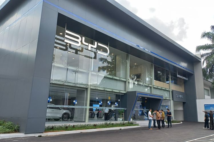 demo, diler, diler mobil, kawasan demo, mitsubishi dipoo, byd harmony auto, Imbas Demo di Jakarta, Diler Mobil Sesuaikan Jam Operasional