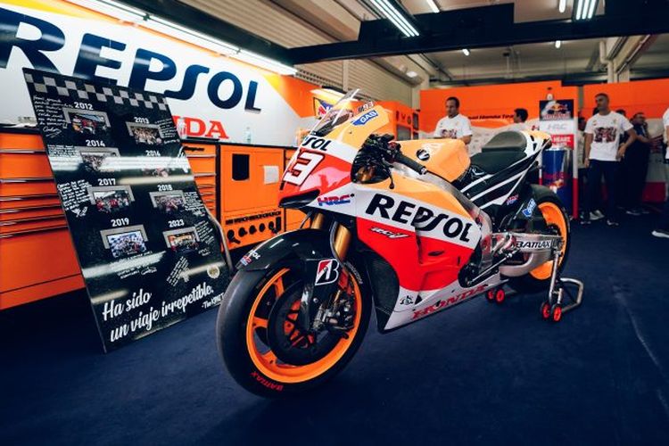 MotoGP, Sirkuit motegi, juara dunia MotoGP, Honda Racing Corporation, Marc Marquez, motogp 2025, MotoGP Jepang 2025, Honda Ucapkan Selamat Kepada Marquez Usai Juara Dunia MotoGP