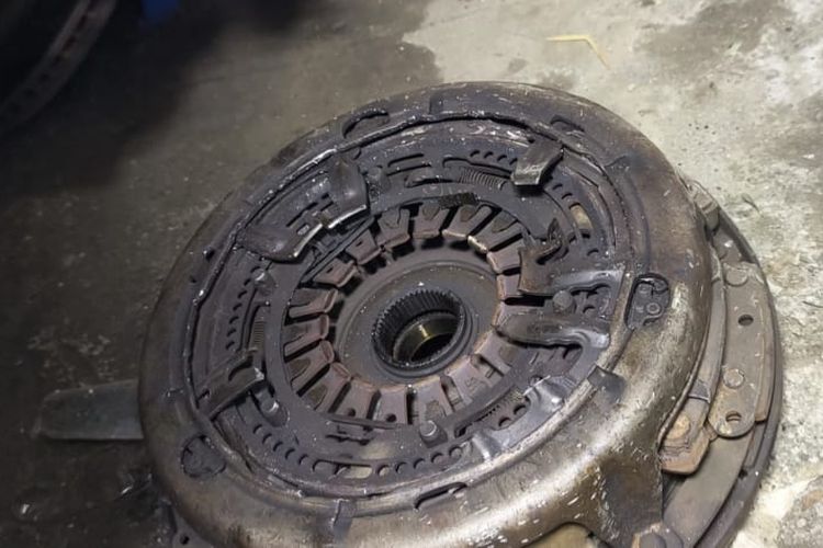 biaya perbaikan, mobil matik bekas, transmisi AT, transmisi DCT, Perbandingan Biaya Perbaikan Mobil Matik AT vs DCT