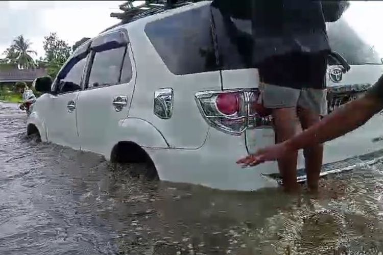 mobil bekas, risiko banjir, Jeffrey Andika, periksa sistem kelistrikan, Cara Deteksi Mobil Bekas Terendam Banjir