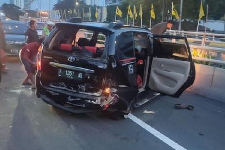 Pecah ban, kecelakaan, jalan tol, pecah ban, benda tajam, karet, tekanan udara, kempis, ban mobil, Tekanan udara, Ban mobil, Pecah Ban, Petaka Pecah Ban Mobil, Penyebab Sepele yang Sering Diabaikan