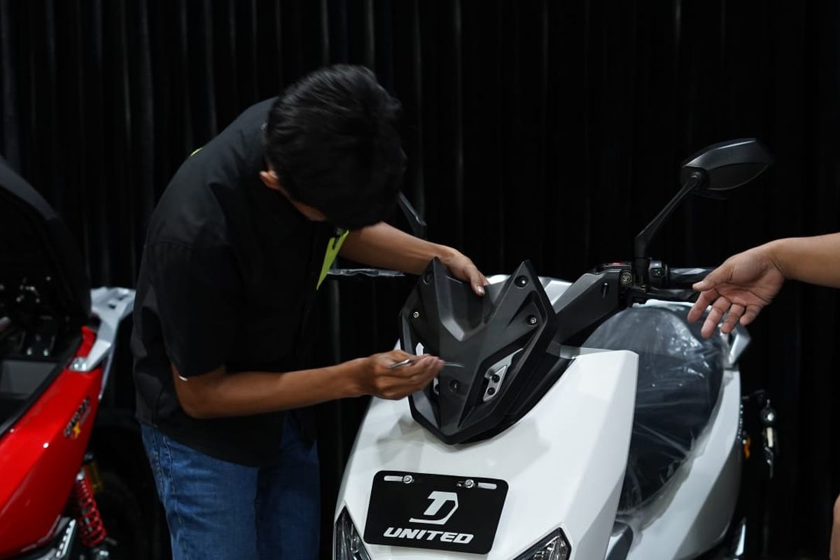 Merek Motor Listrik Ini Hadirkan Layanan Home Service
