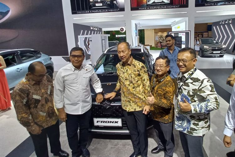 Agus Gumiwang Kartasasmita, otomotif, industri otomotif, GIIAS 2025, kendaraan bermotor, Menteri Perindustrian Agus Gumiwang, Menperin Perintahkan Jangan ada PHK di Sektor Otomotif