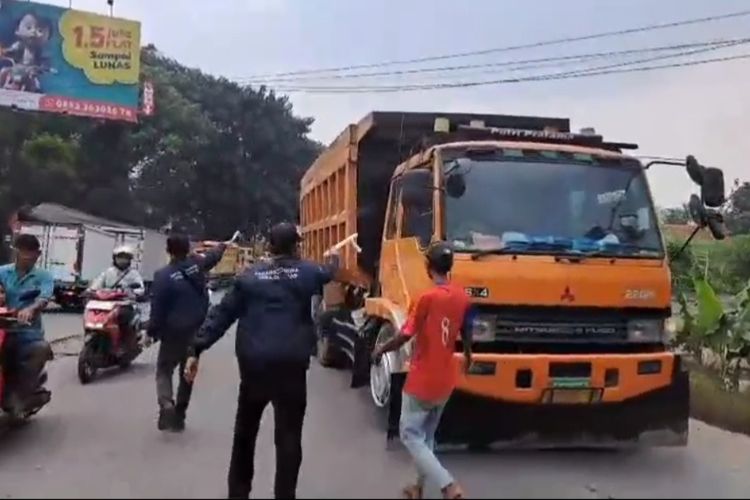 Aptrindo, bobby nasution, truk pelat aceh, masalah pelat kendaraan, Razia Truk Pelat Aceh di Sumut: Apa Sebenarnya yang Terjadi?
