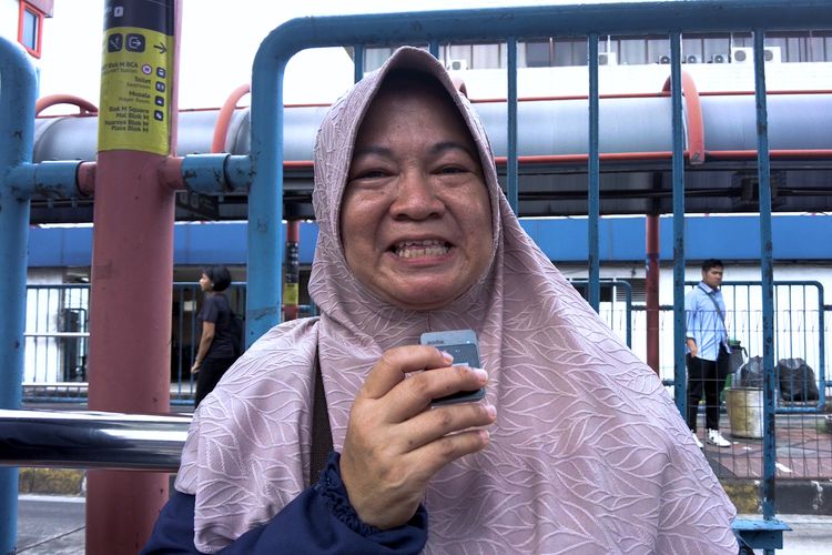 tarif transjakarta, Transportasi publik, reaksi masyarakat, Kenaikan Harga Tiket, Kenaikan Tarif Transjakarta: Pro dan Kontra dari Warga Jakarta