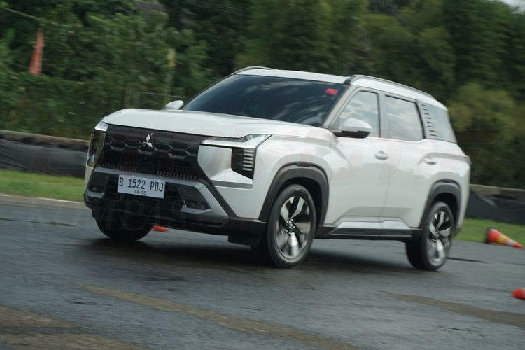 SUV 7-penumpang, Rifat Sungkar, mesin turbo, Mitsubishi Destinator, Mengungkap Keunggulan Mitsubishi Destinator Dibandingkan XForce