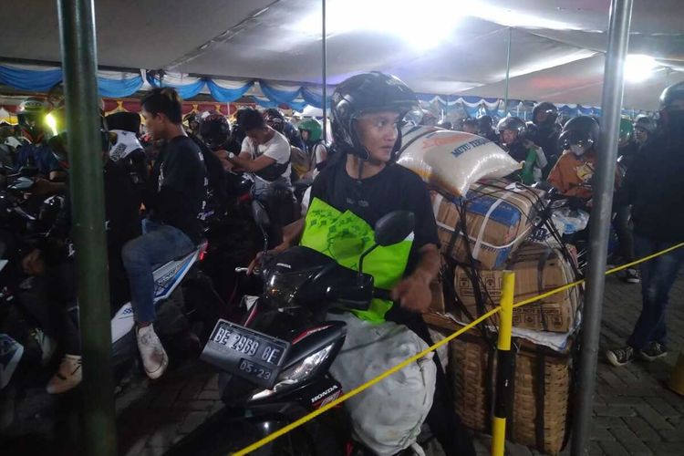 motor matik, kaki-kaki, cuci motor, sokbreker depan, bearing roda, as sokbreker, Kenali Faktor Penyebab Kerusakan Kaki-Kaki Motor Matik