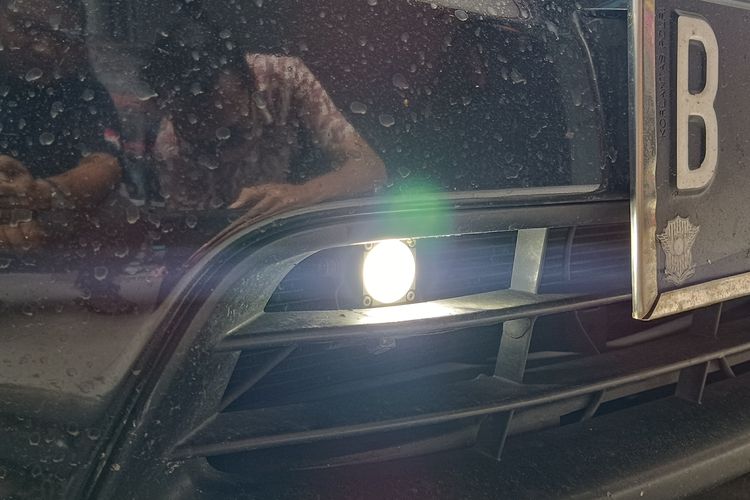 modifikasi lampu mobil, mini proyektor, Rizal Azmi, relay set, Modifikasi Lampu Mobil: Aman Tambah Mini Proyektor?