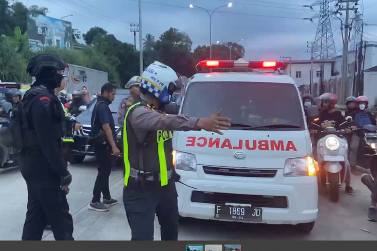 Ambulans, hak istimewa, ambulans, UU LLAJ, korlantas polri, Prioritas Ambulans: Apakah Boleh Menyalakan Sirene Kosong?