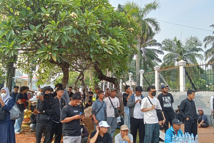 DPR RI, demonstrasi Jakarta, Kenaikan Tunjangan, Revolusi Rakyat Indonesia, Ada Demo di Depan Gedung DPR, Simak Rute Alternatif