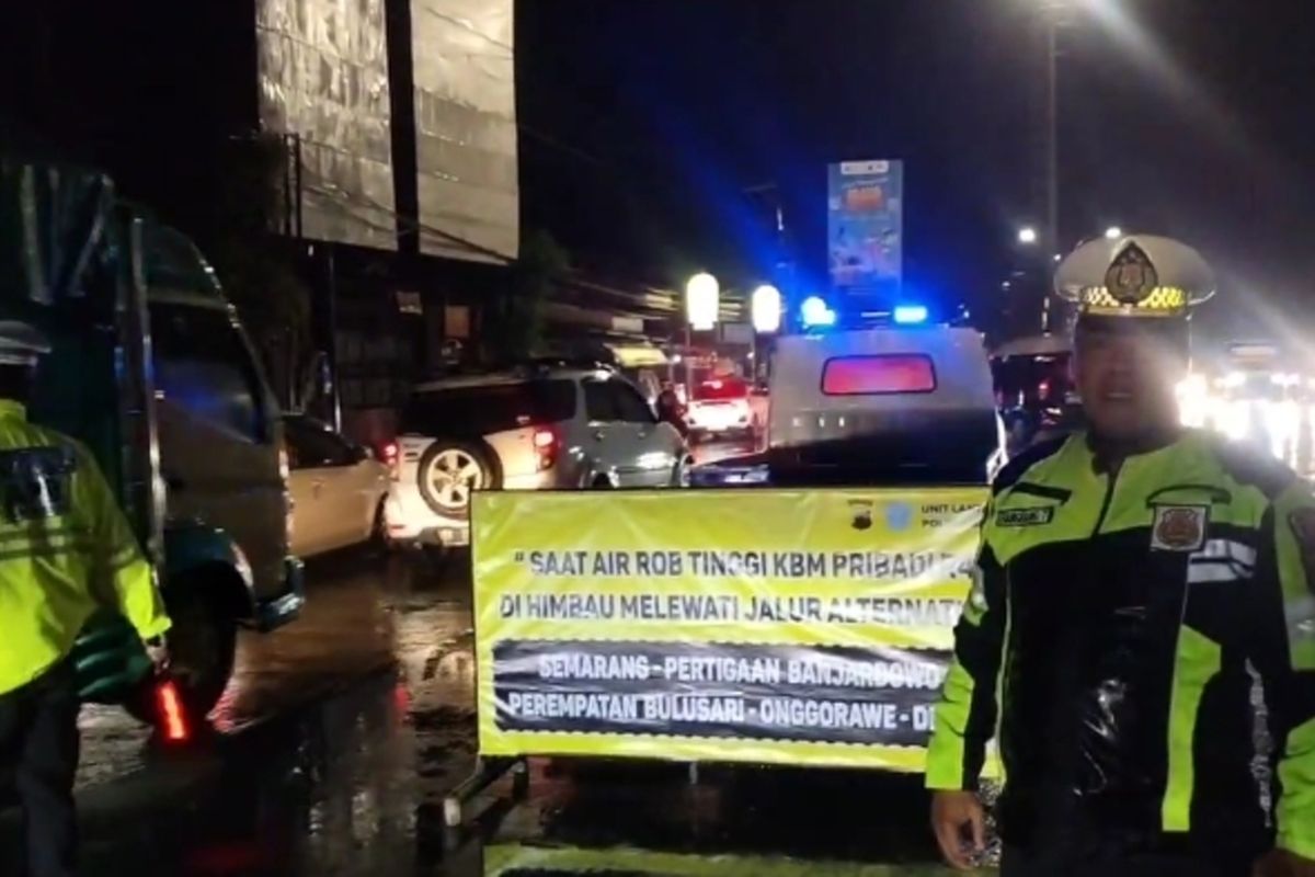 Banjir Rob, Ada Jalur Alternatif Pemudik di Pantura Semarang-Demak