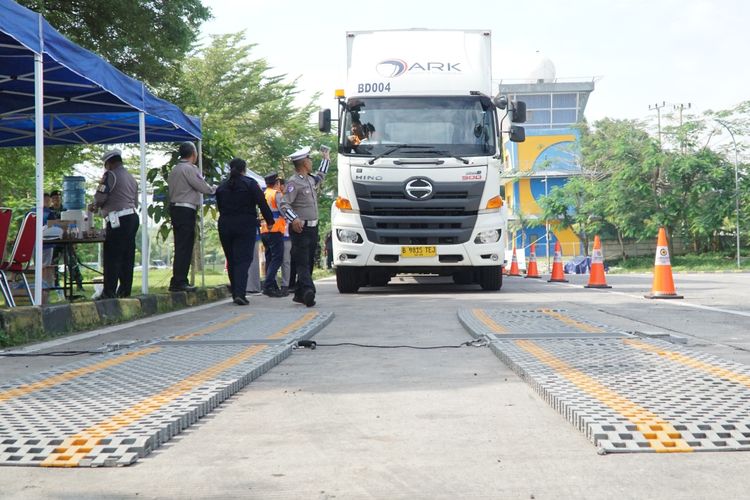 Kemenhub, Suzuki Ertiga, juru parkir liar, ODOL, Populer Otomotif, parkir moge, artikel terpopuler, Pasar Mobil Listrik, Parkir Moge di Mal, Pasar Mobil Listrik Turun