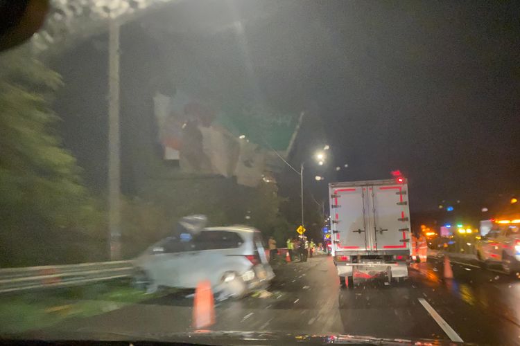 etika berkendara, sony susmana, kecelakaan beruntun, keselamatan jalan tol, Prinsip Etika Berkendara yang Wajib Diketahui di Jalan Tol