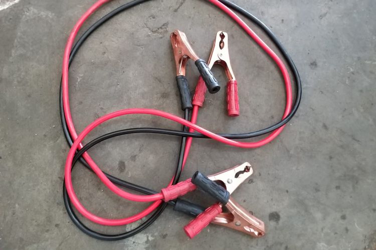 Aki Mobil, jumper aki mobil, jumper aki, cara aman jumper aki, tips aman jumper aki, Panduan Jumper Aki Mobil: Jangan Sampai Salah Langkah