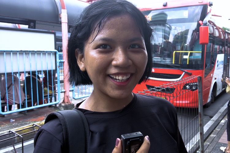 tarif transjakarta, Transportasi publik, reaksi masyarakat, Kenaikan Harga Tiket, Kenaikan Tarif Transjakarta: Pro dan Kontra dari Warga Jakarta
